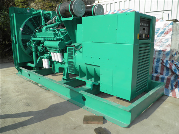 临翔出租发电机 发电机组厂家：柴油发电机组的控制屏的作用是什么？