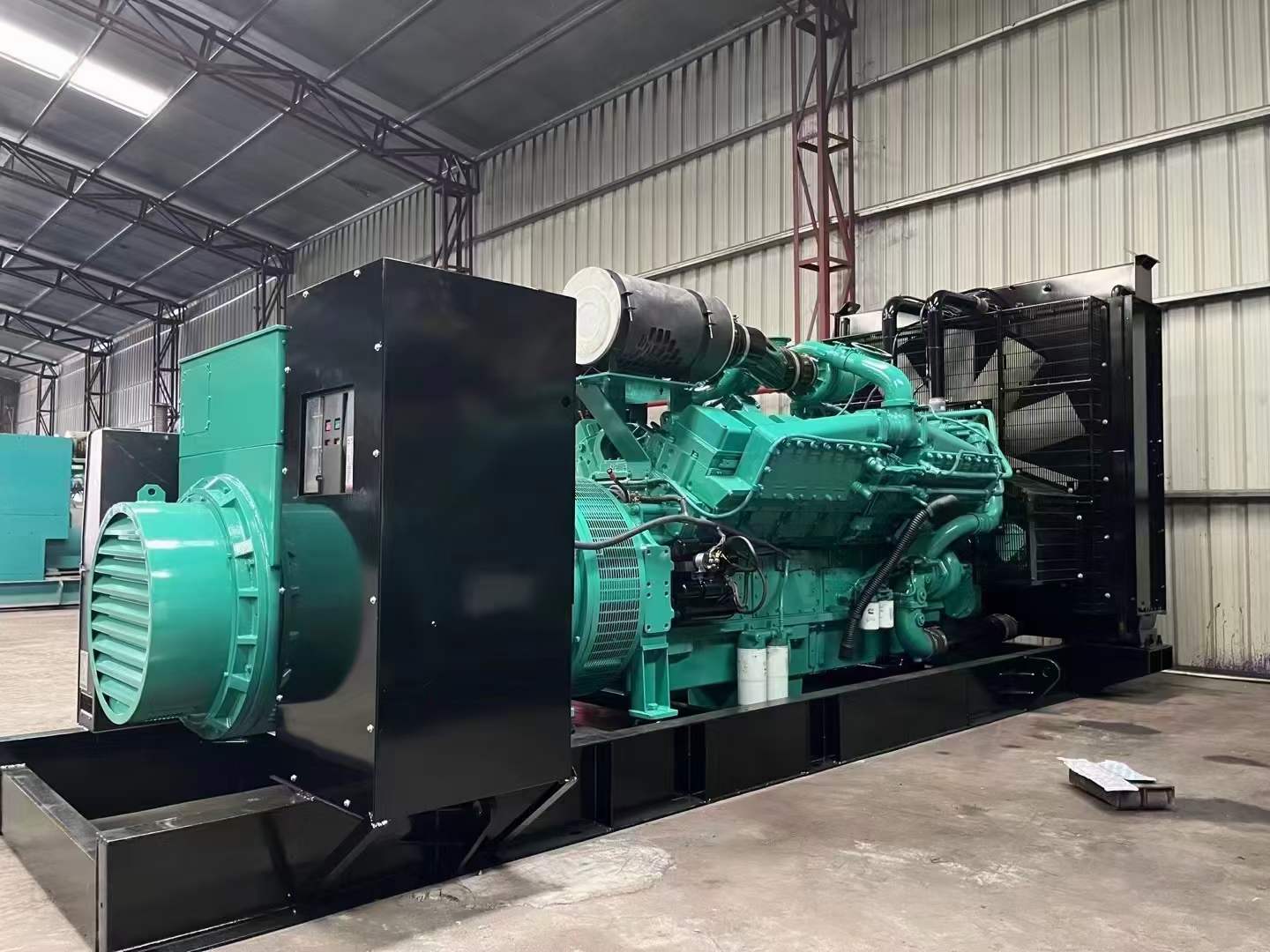 临翔如何降低 800kW 柴油发电机输出电流的波动？