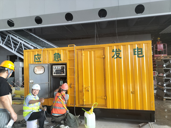 临翔怎样判断空气滤清器是否需要更换？