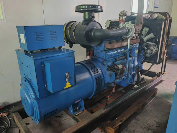 临翔100kW柴油发电机组使用多级机油有哪些优缺点？